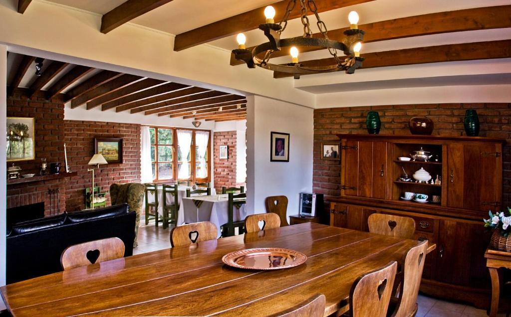 Hosteria Canela B&B Esquel Bagian luar foto